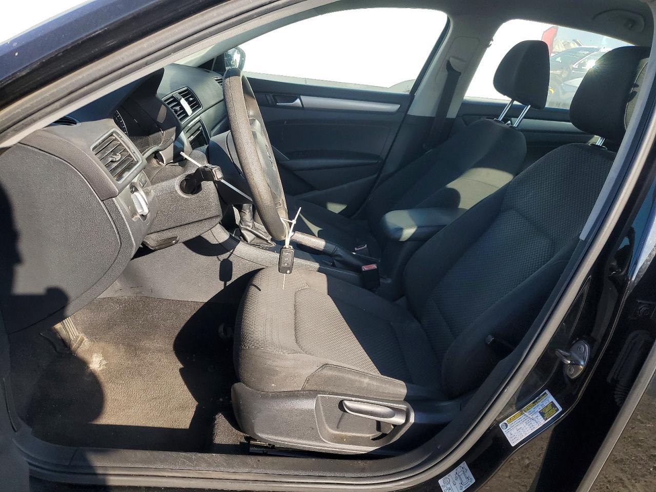 2012 Volkswagen Passat S - Image 7