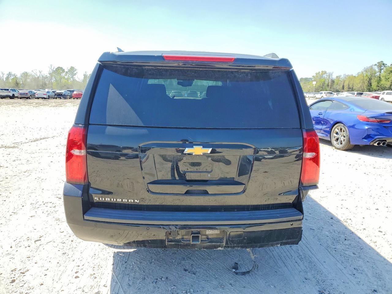 2018 Chevrolet Suburban K1500 Lt - Image 6