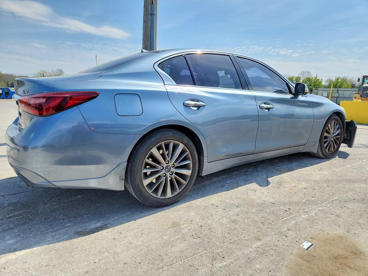 2020 Infiniti Q50 3.0T Luxe - Фото 3