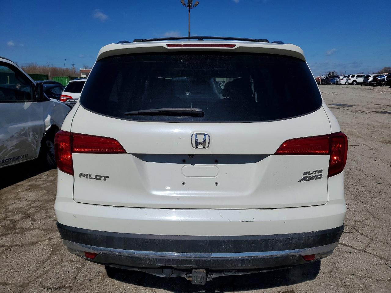 2017 Honda Pilot - Image 6