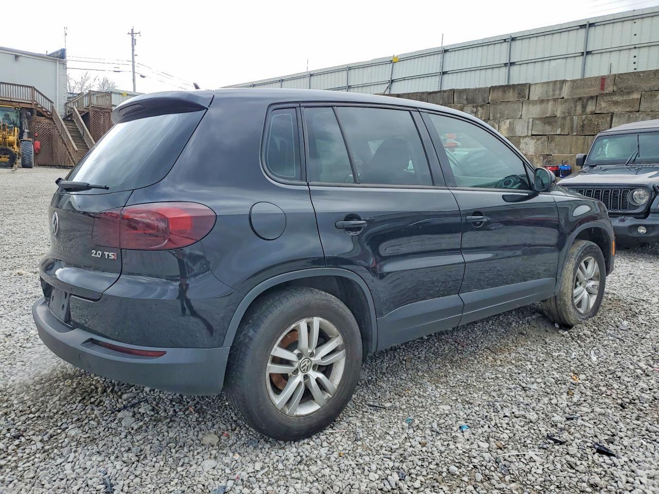 2014 Volkswagen Tiguan S - Фото 3