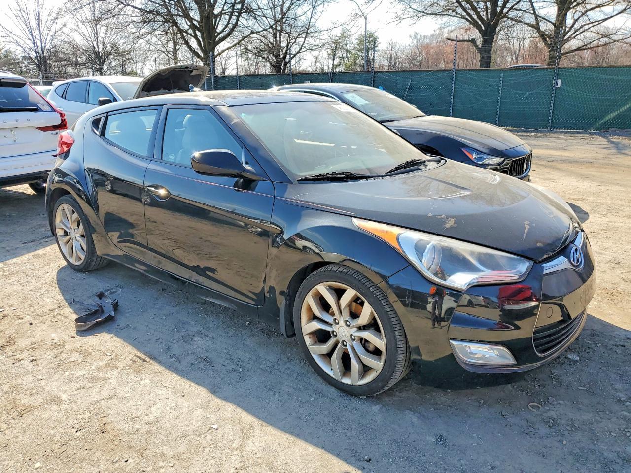 2013 Hyundai Veloster Base - Фото 4