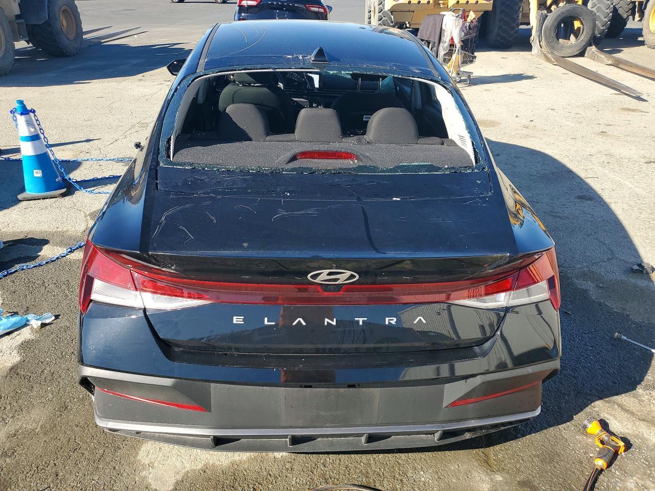 2024 Hyundai Elantra Sel - Image 6