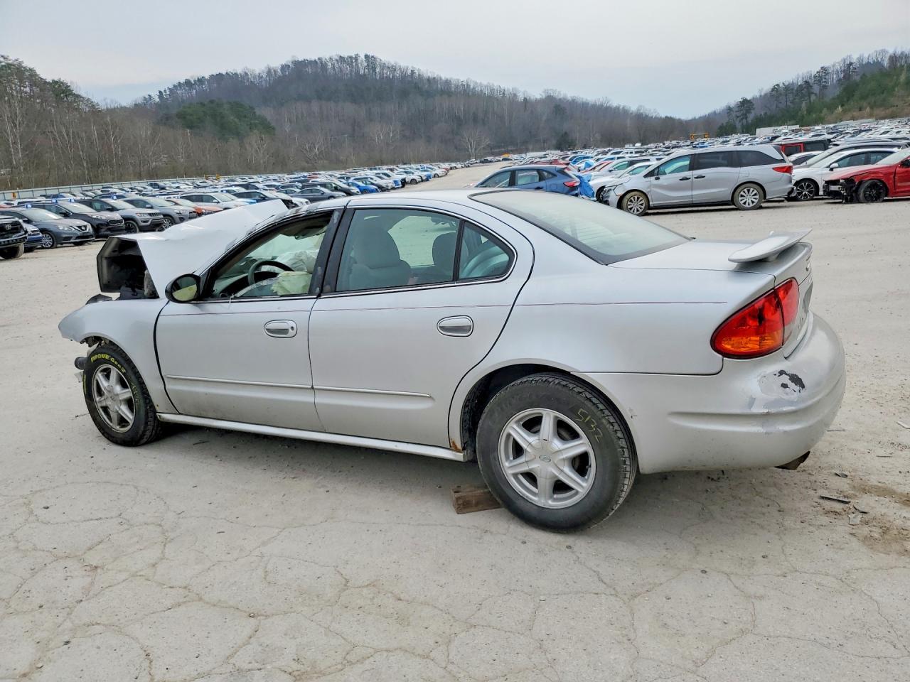 2004 Oldsmobile Alero Gl - Image 2