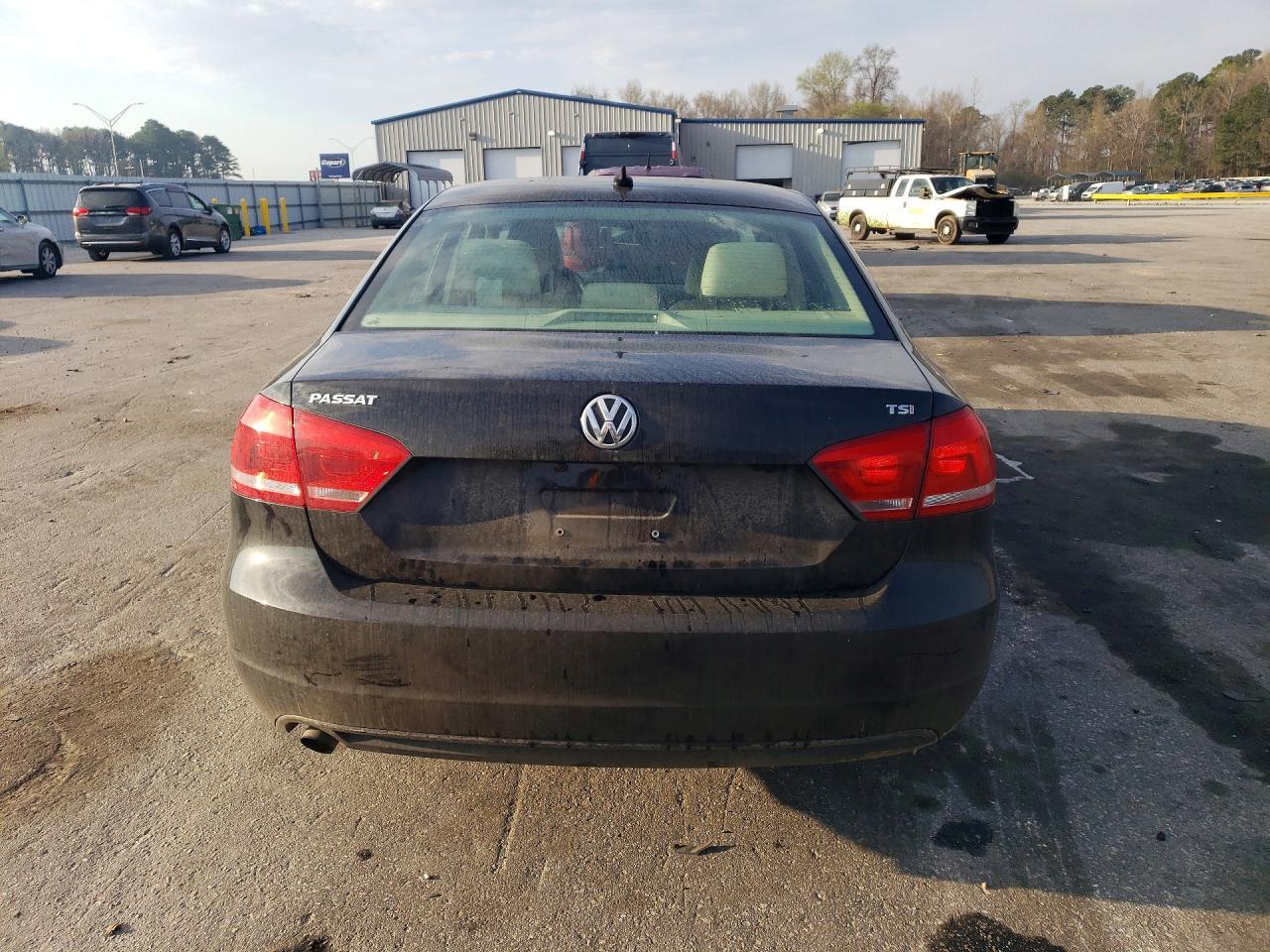 2015 Volkswagen Passat S - Фото 6