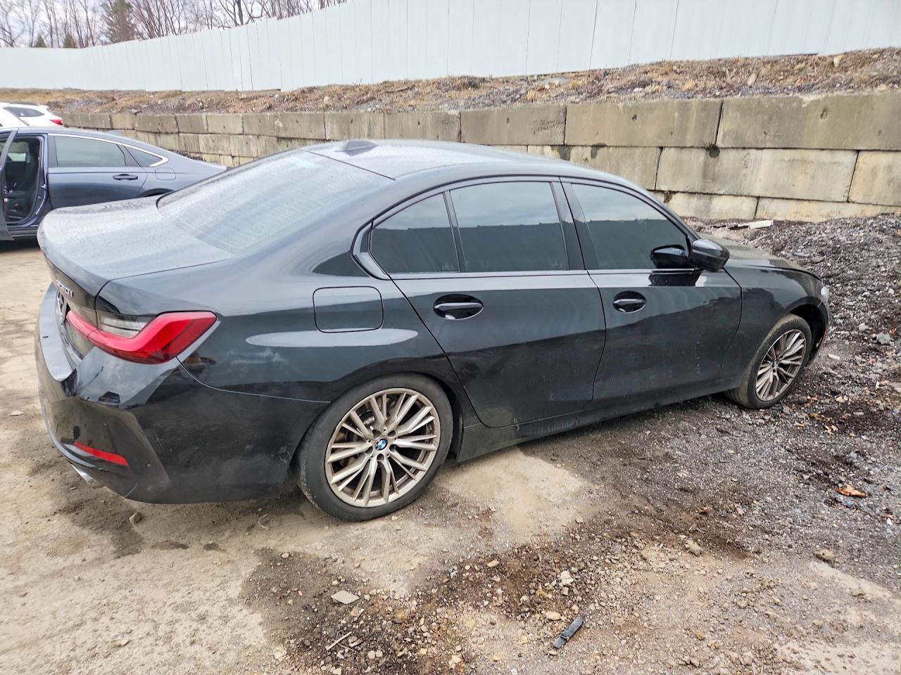 2023 BMW 330Xi - Image 3