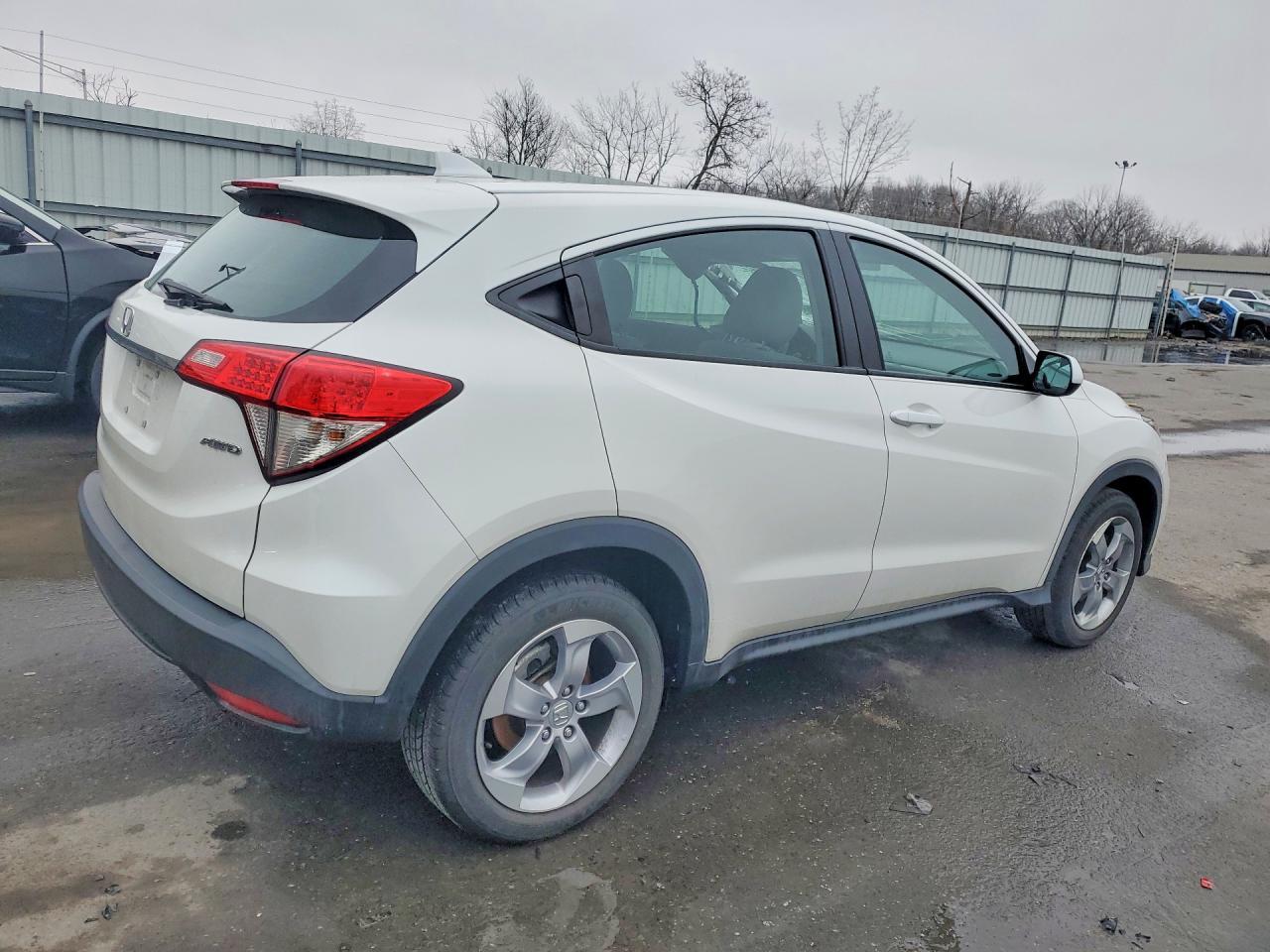 2022 Honda Hr-V Lx - Фото 3