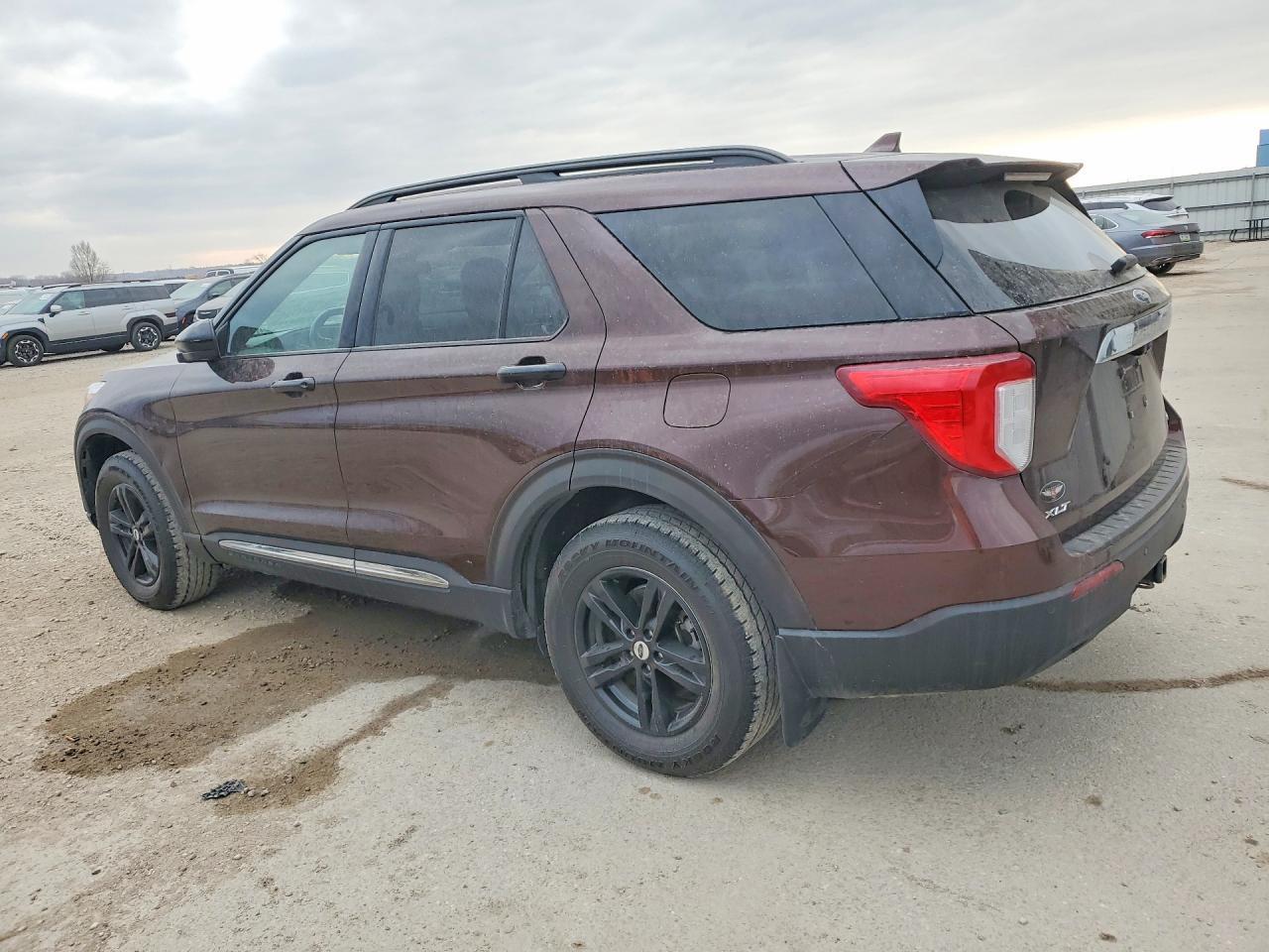 2020 Ford Explorer Xlt - Фото 2