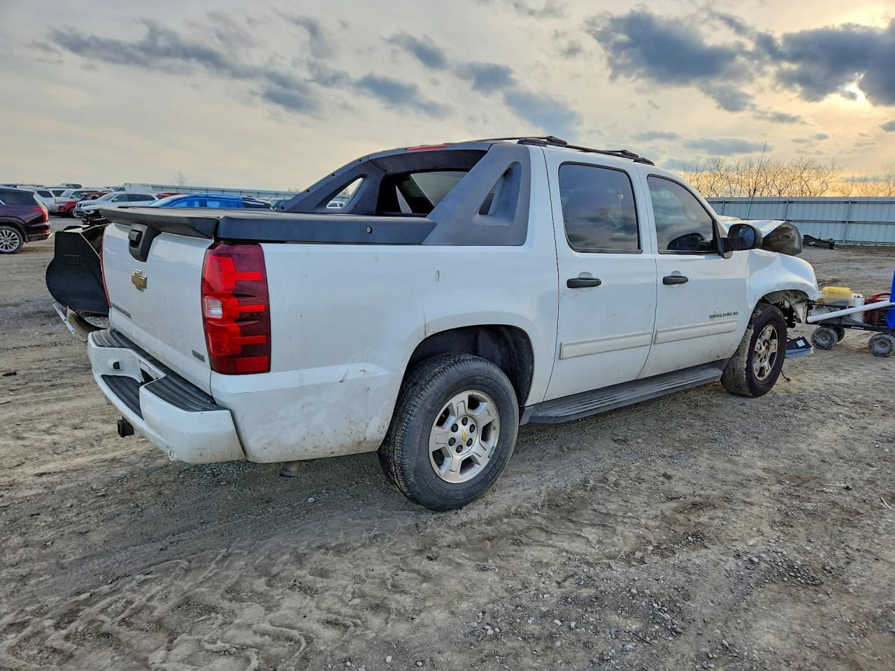 2010 Chevrolet Avalanche Ls - Фото 3
