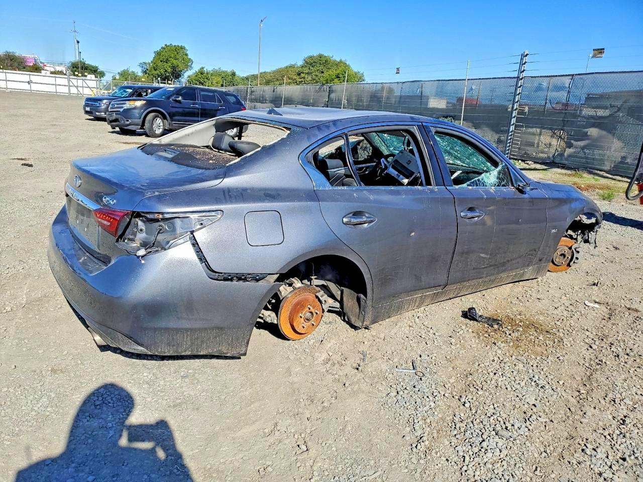 2020 Infiniti Q50 3.0T Luxe - Фото 3