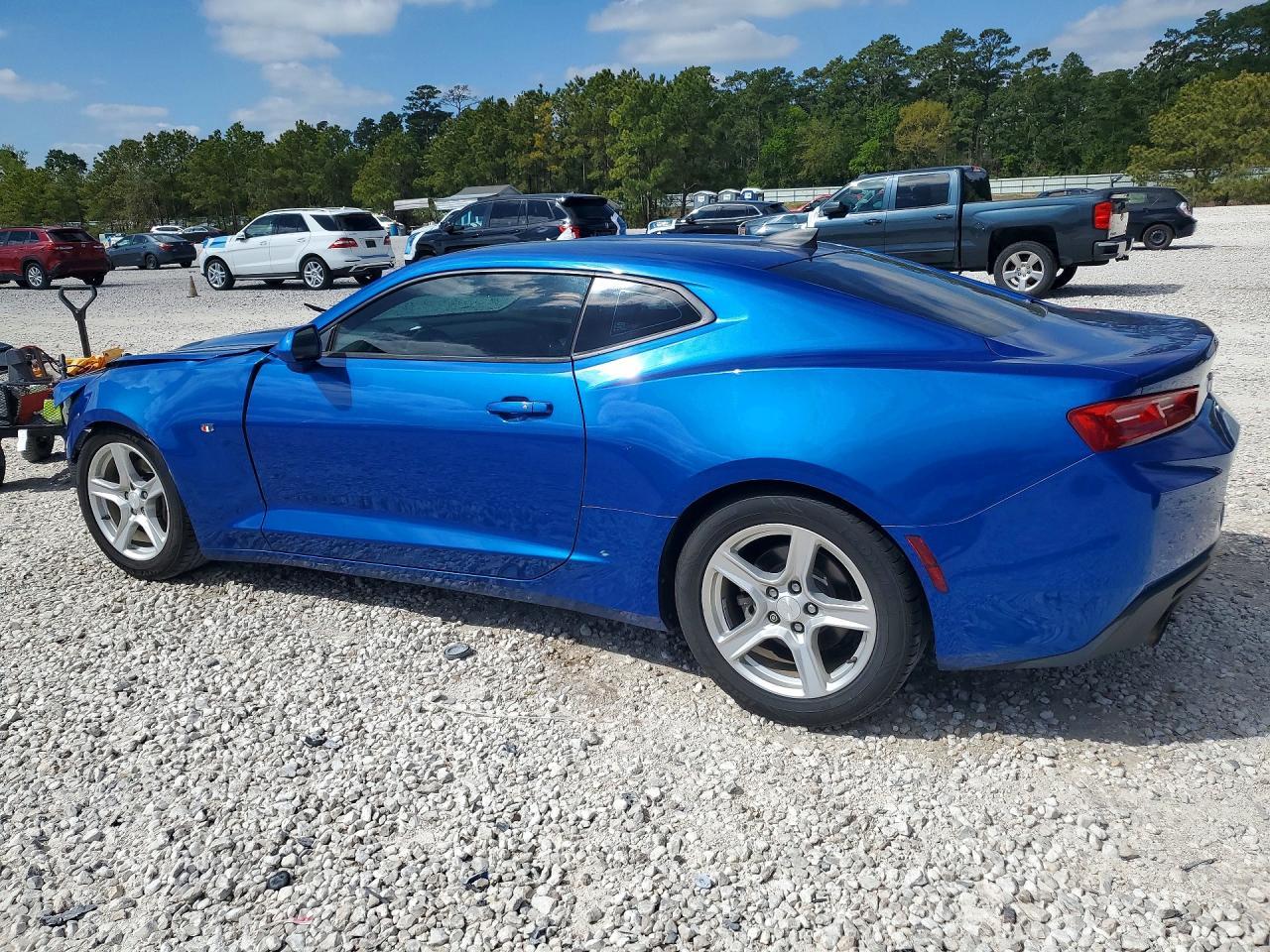 2018 Chevrolet Camaro Lt - Image 2