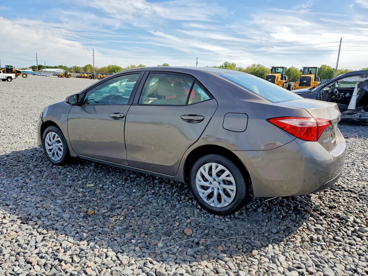 2018 Toyota Corolla Le - Image 2