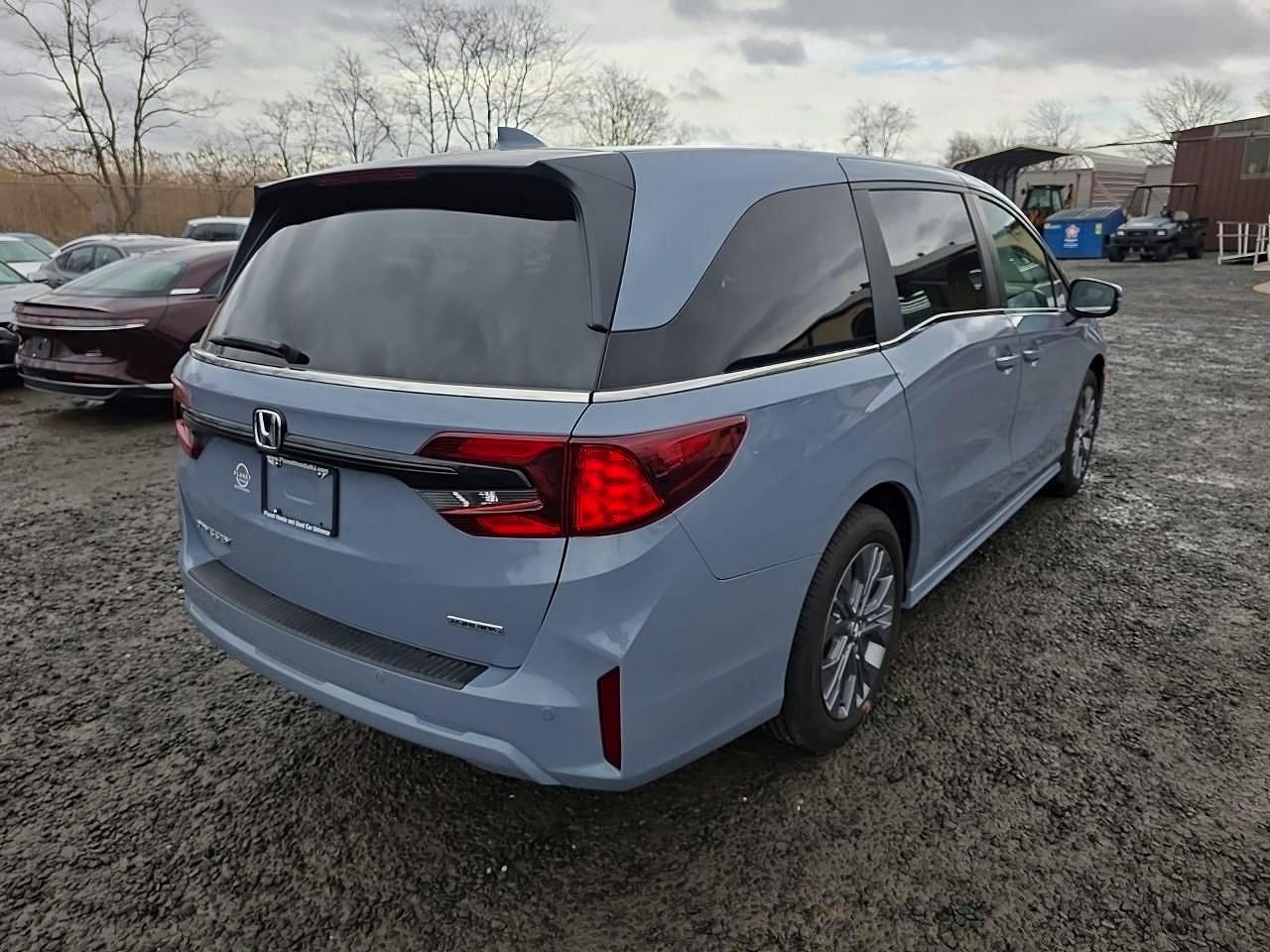 2025 Honda Odyssey Touring - Фото 4
