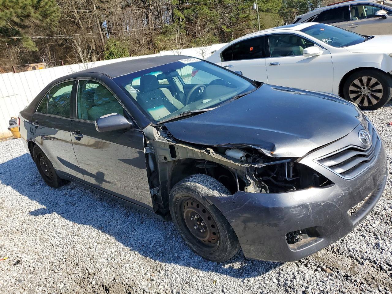 2011 Toyota Camry Le - Фото 4