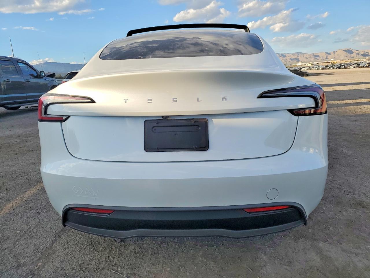 2025 Tesla Model 3 - Image 6
