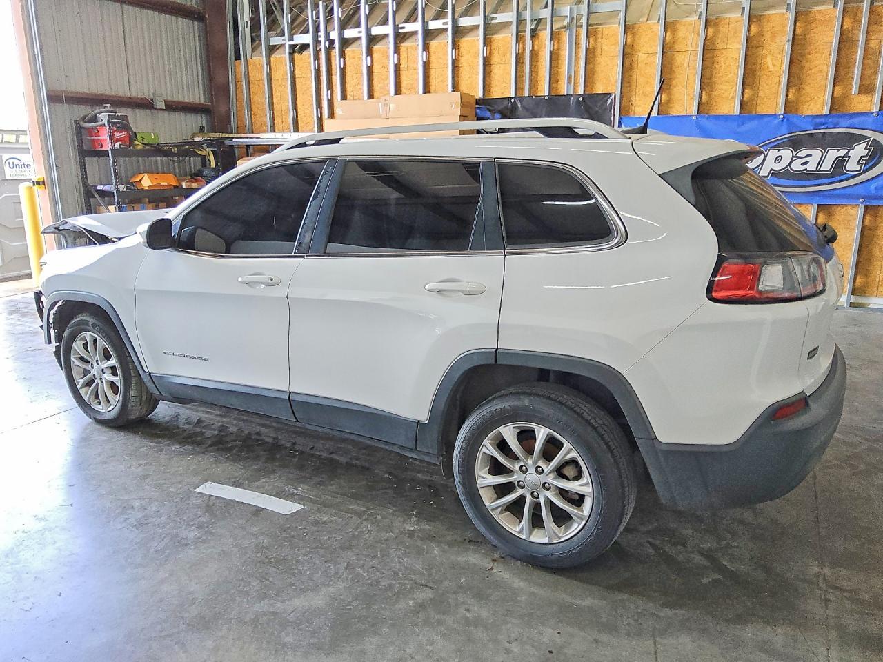 2019 Jeep Cherokee Latitude - Image 2