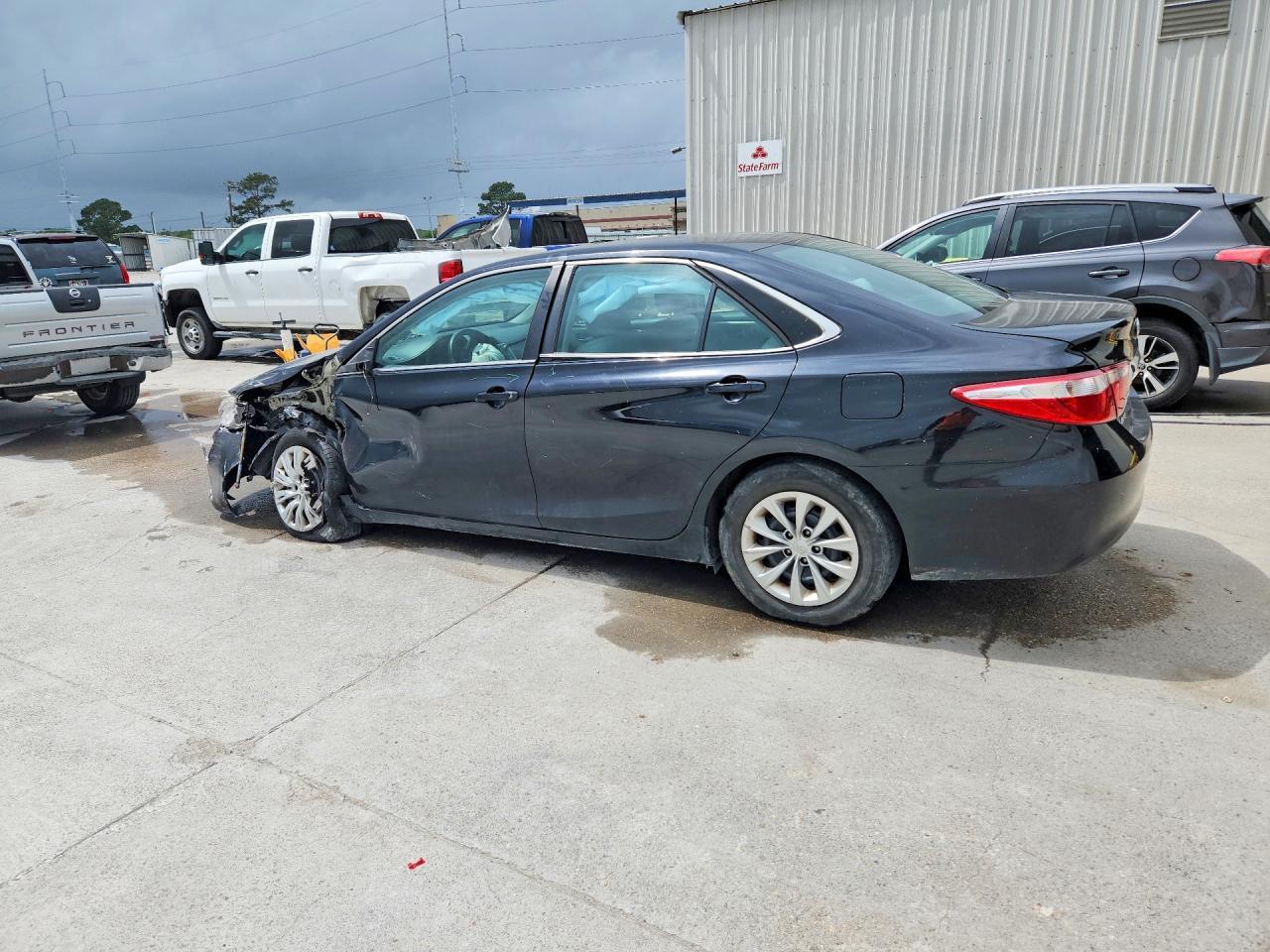 2017 Toyota Camry Le - Image 2