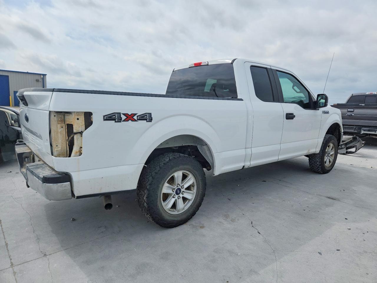 2018 Ford F150 Super Cab - Фото 3