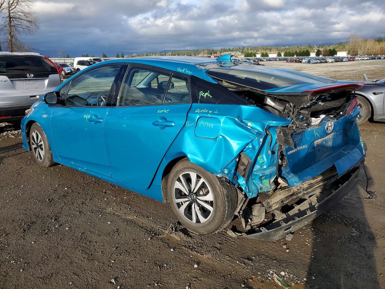 2017 Toyota Prius Prime Premium - Фото 2
