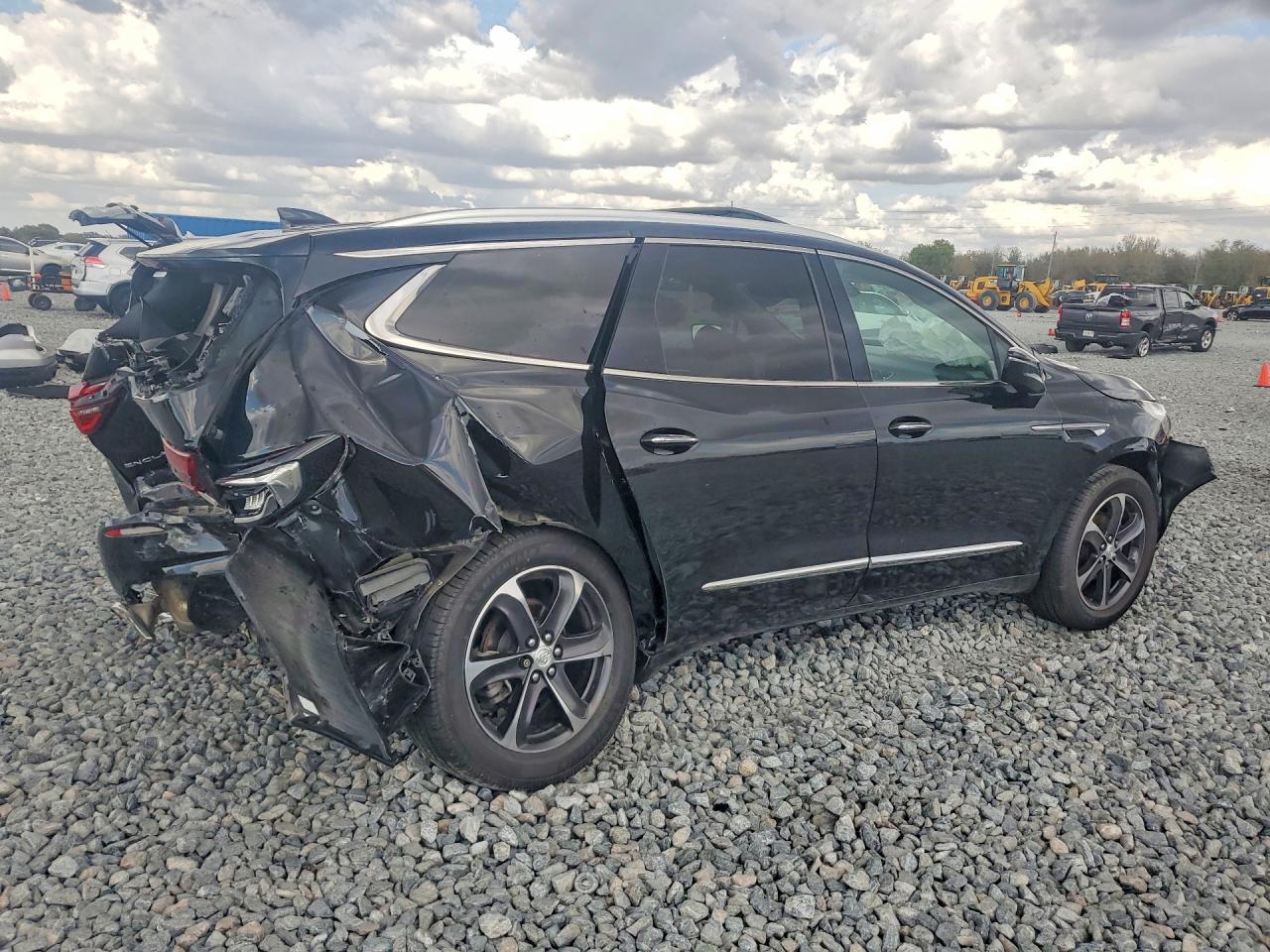 2020 Buick Enclave Essence - Image 3