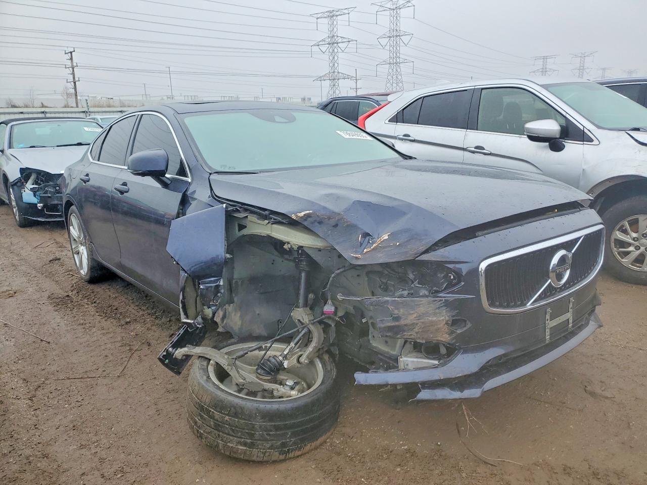 2017 Volvo S90 T6 Momentum - Фото 4