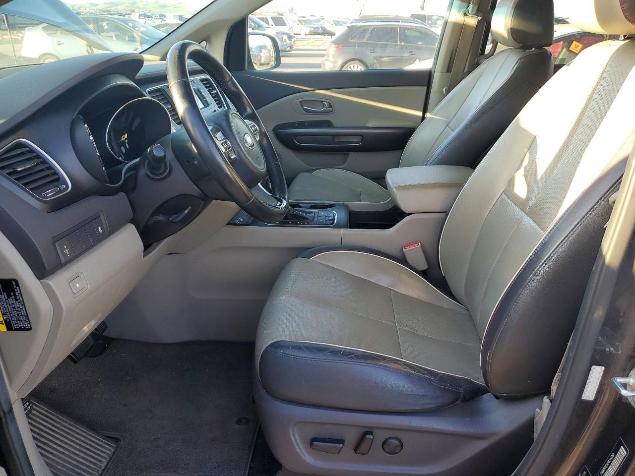 2017 Kia Sedona Lx - Фото 7