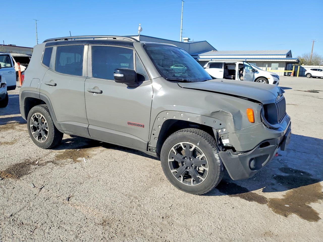 2023 Jeep Renegade Trailhawk - Image 4