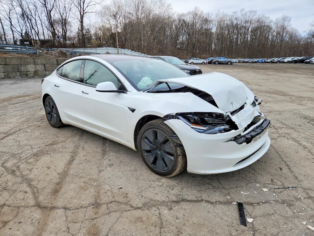 2024 Tesla Model 3 - Фото 4