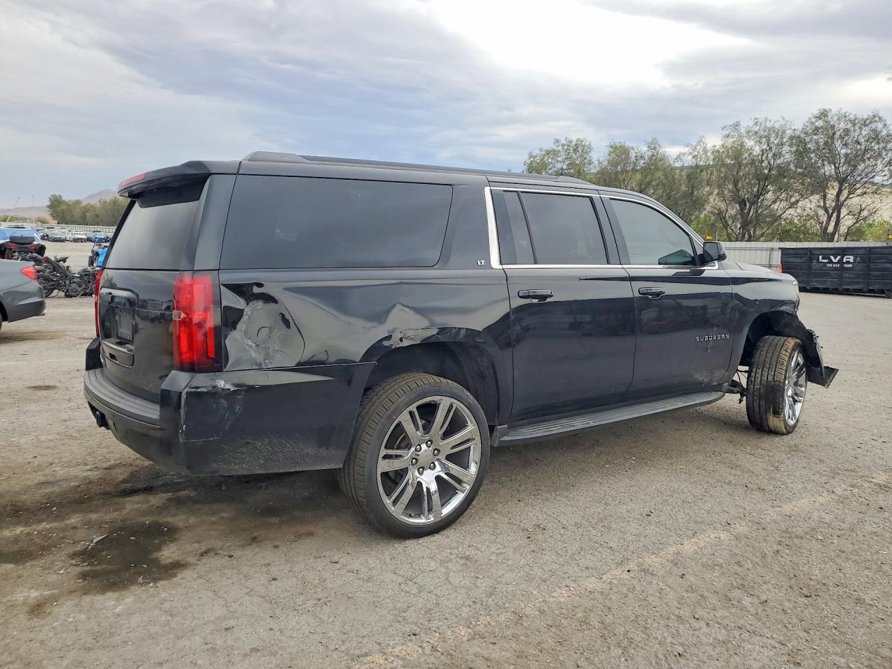 2018 Chevrolet Suburban C1500 Lt - Фото 3