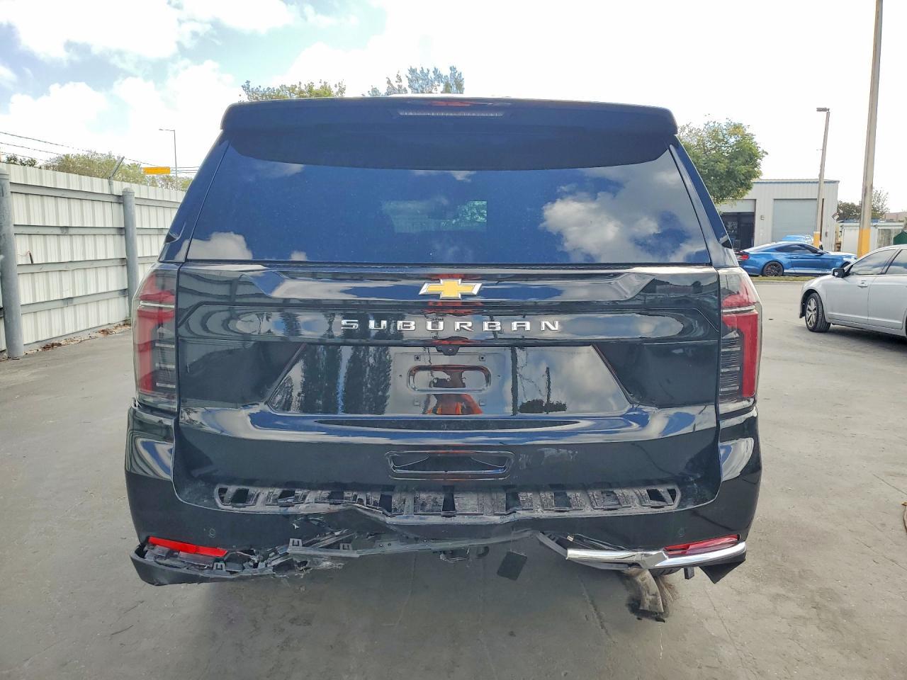 2025 Chevrolet Suburban C1500 Ls - Фото 6
