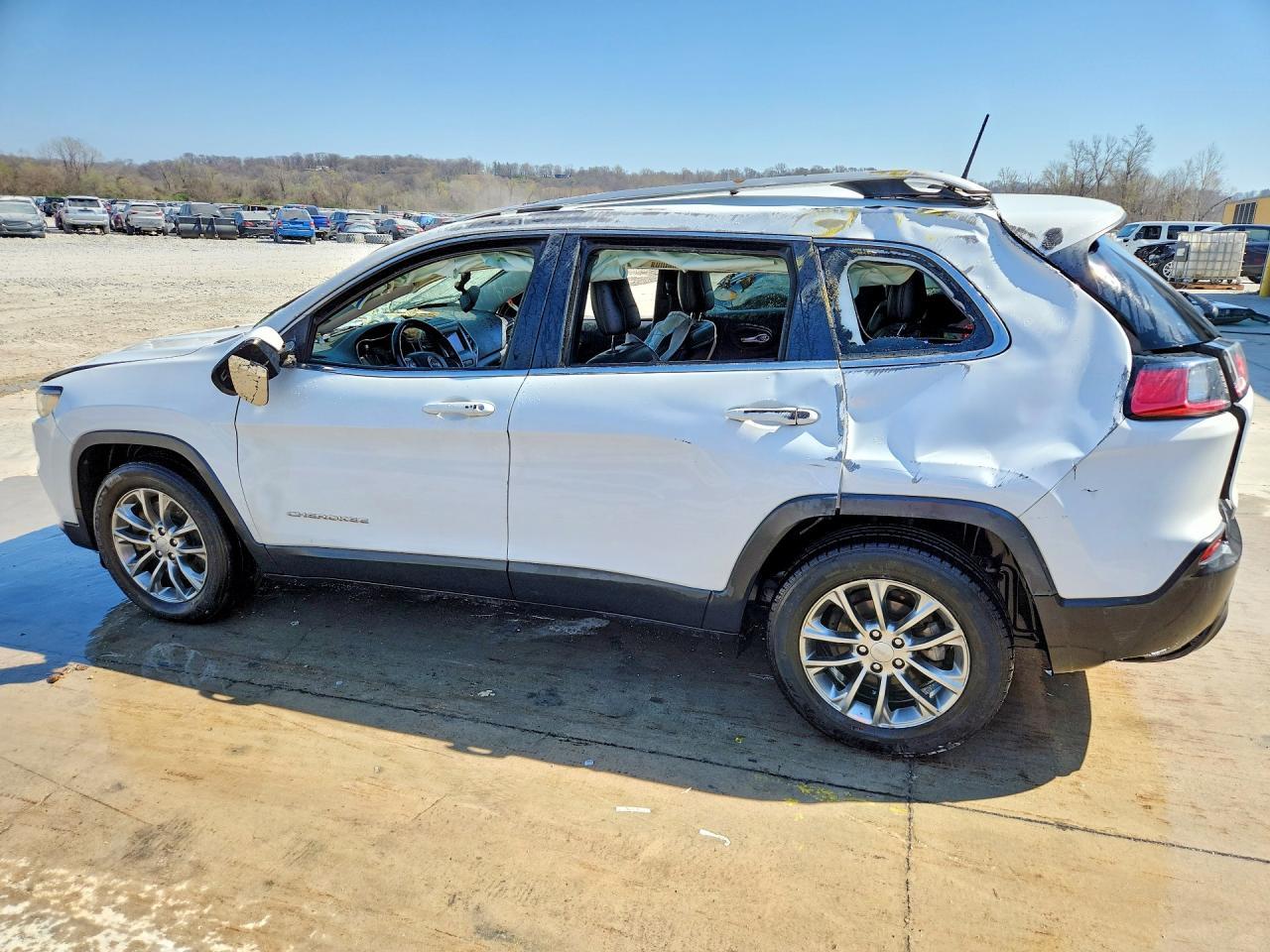 2021 Jeep Cherokee Latitude Plus - Фото 2
