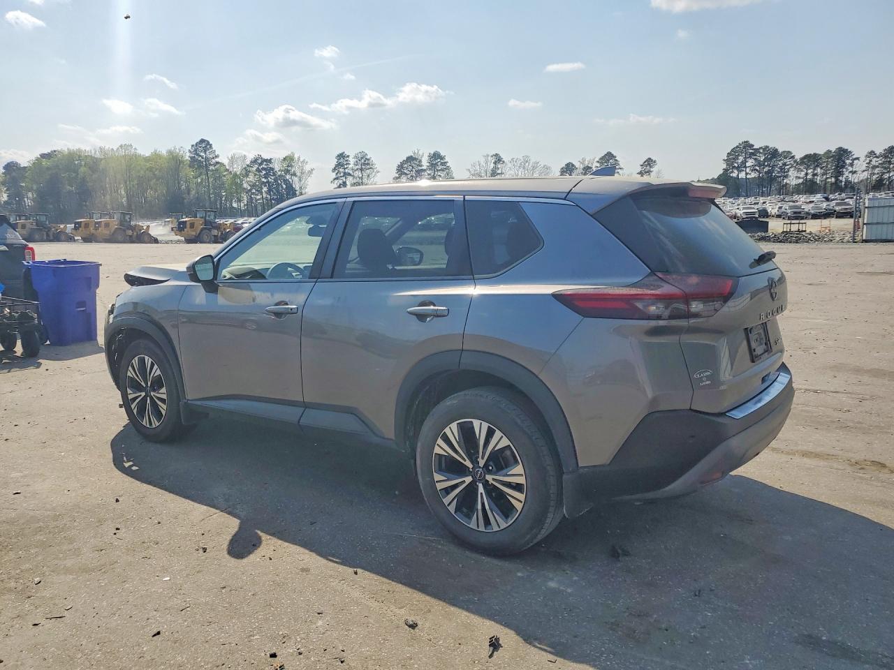2023 Nissan Rogue Sv - Image 2