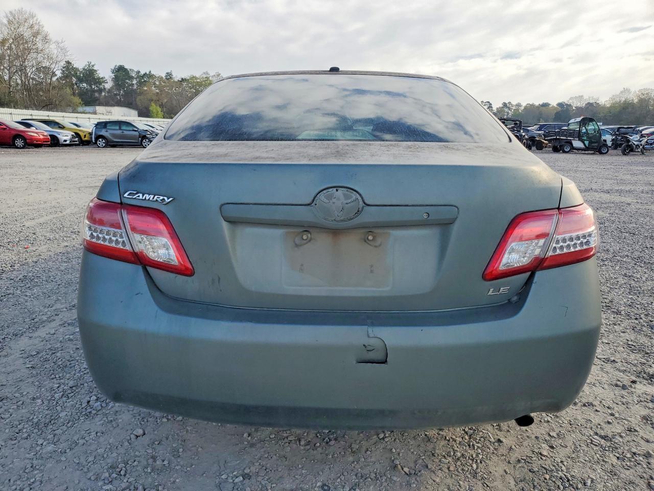 2010 Toyota Camry Le - Image 6