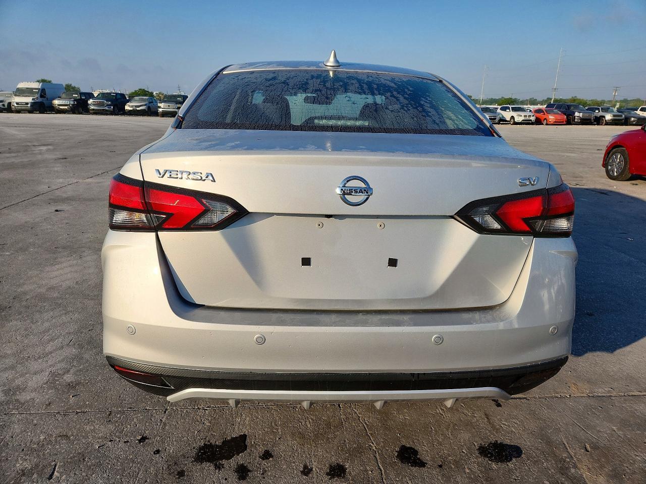 2021 Nissan Versa Sv - Image 6