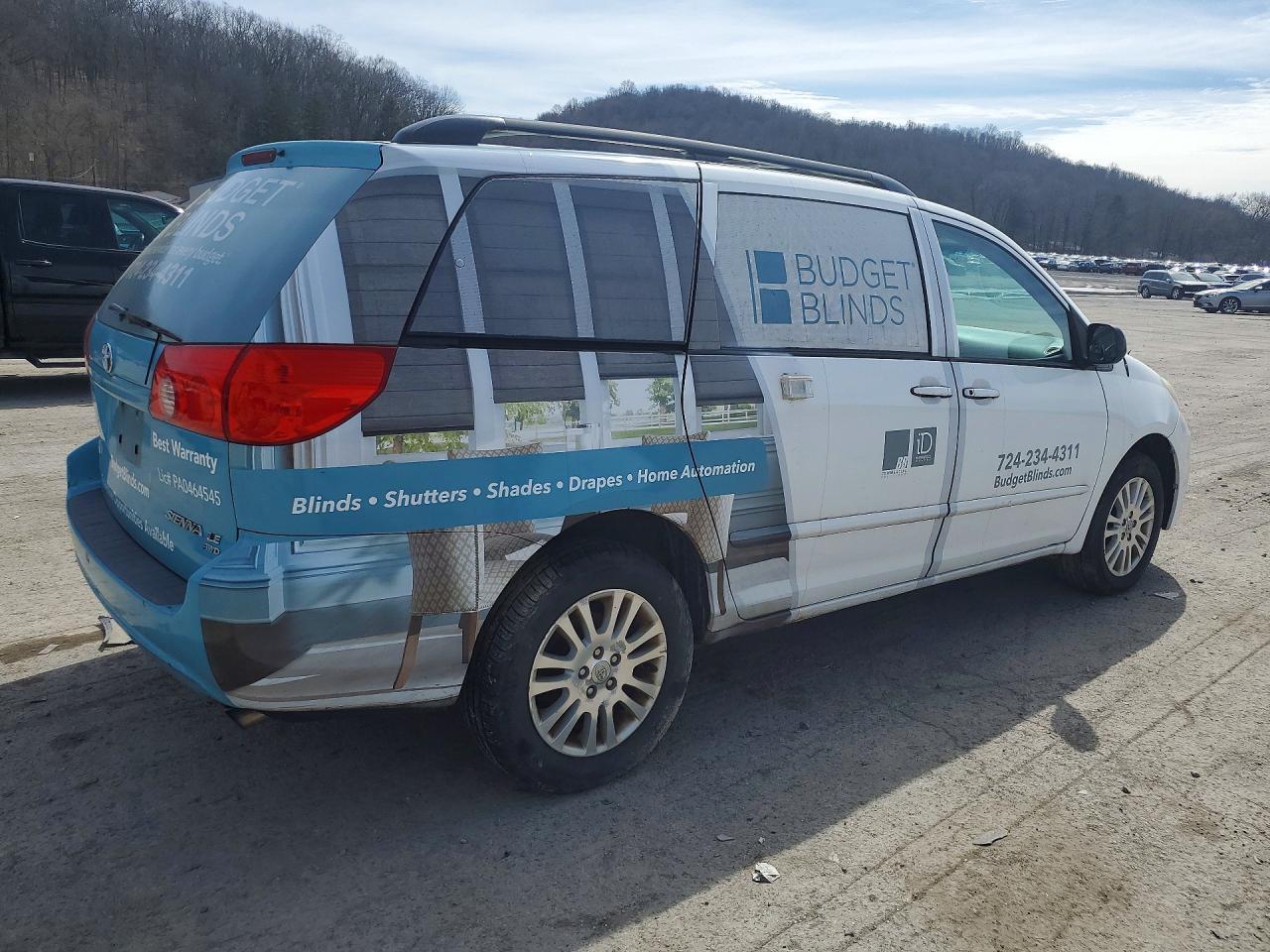 2009 Toyota Sienna Le 7-Passenger - Фото 3