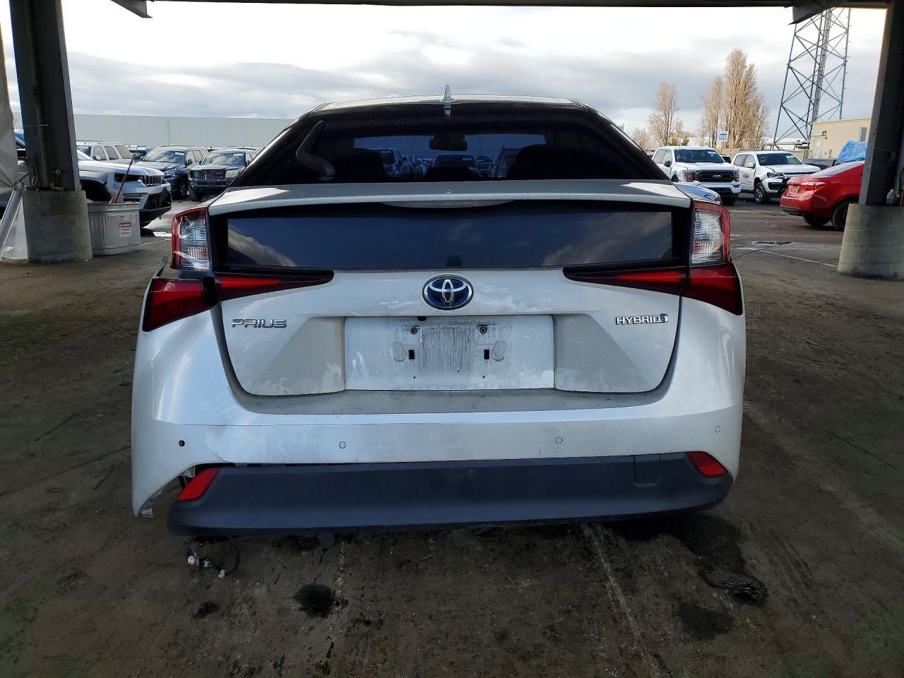 2019 Toyota Prius Le - Фото 6