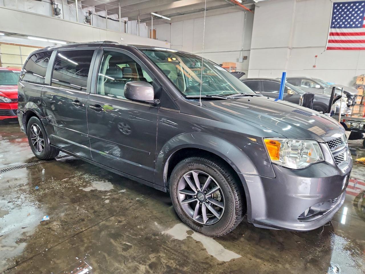 2017 Dodge Grand Caravan Sxt - Фото 4