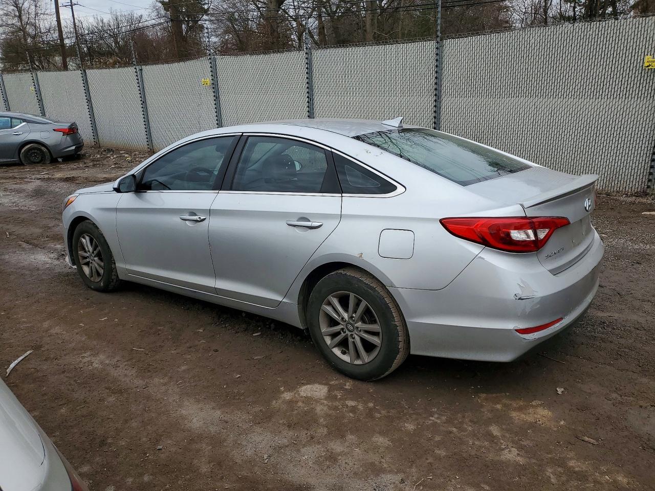 2016 Hyundai Sonata Se - Фото 2