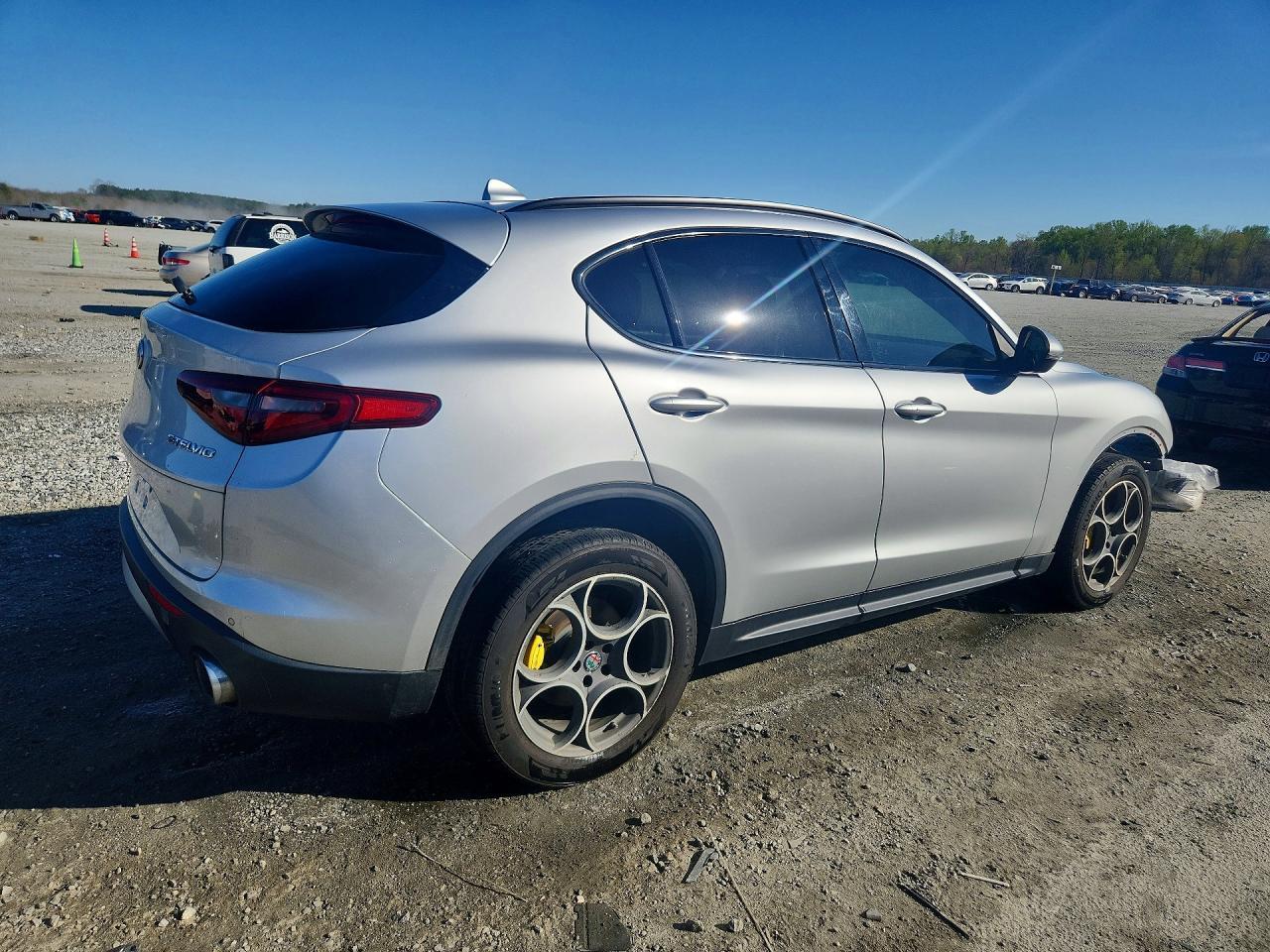 2018 Alfa Romeo Stelvio Sport - Image 3
