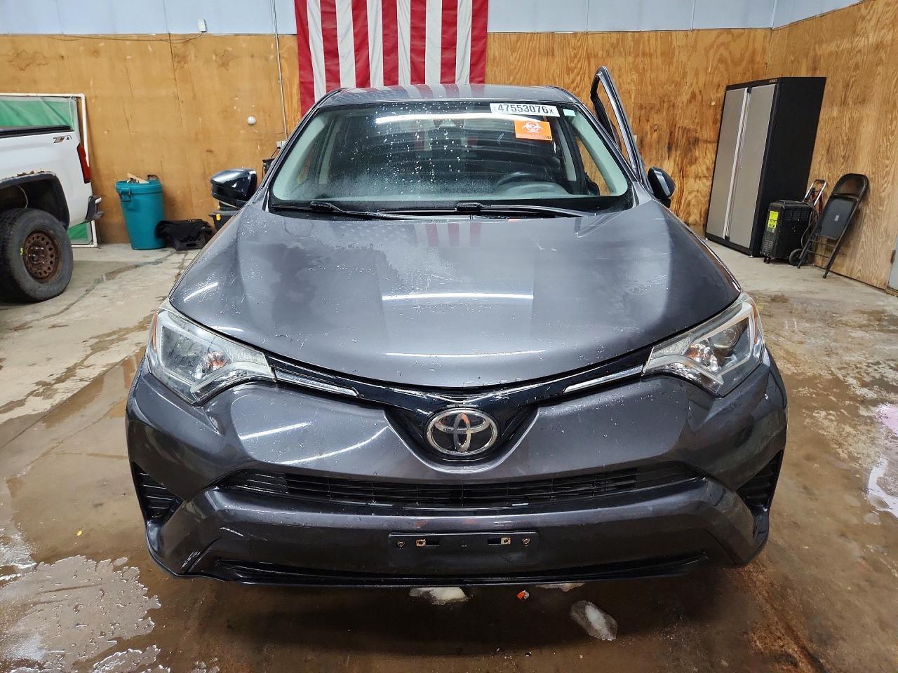 2017 Toyota Rav4 Le - Image 5
