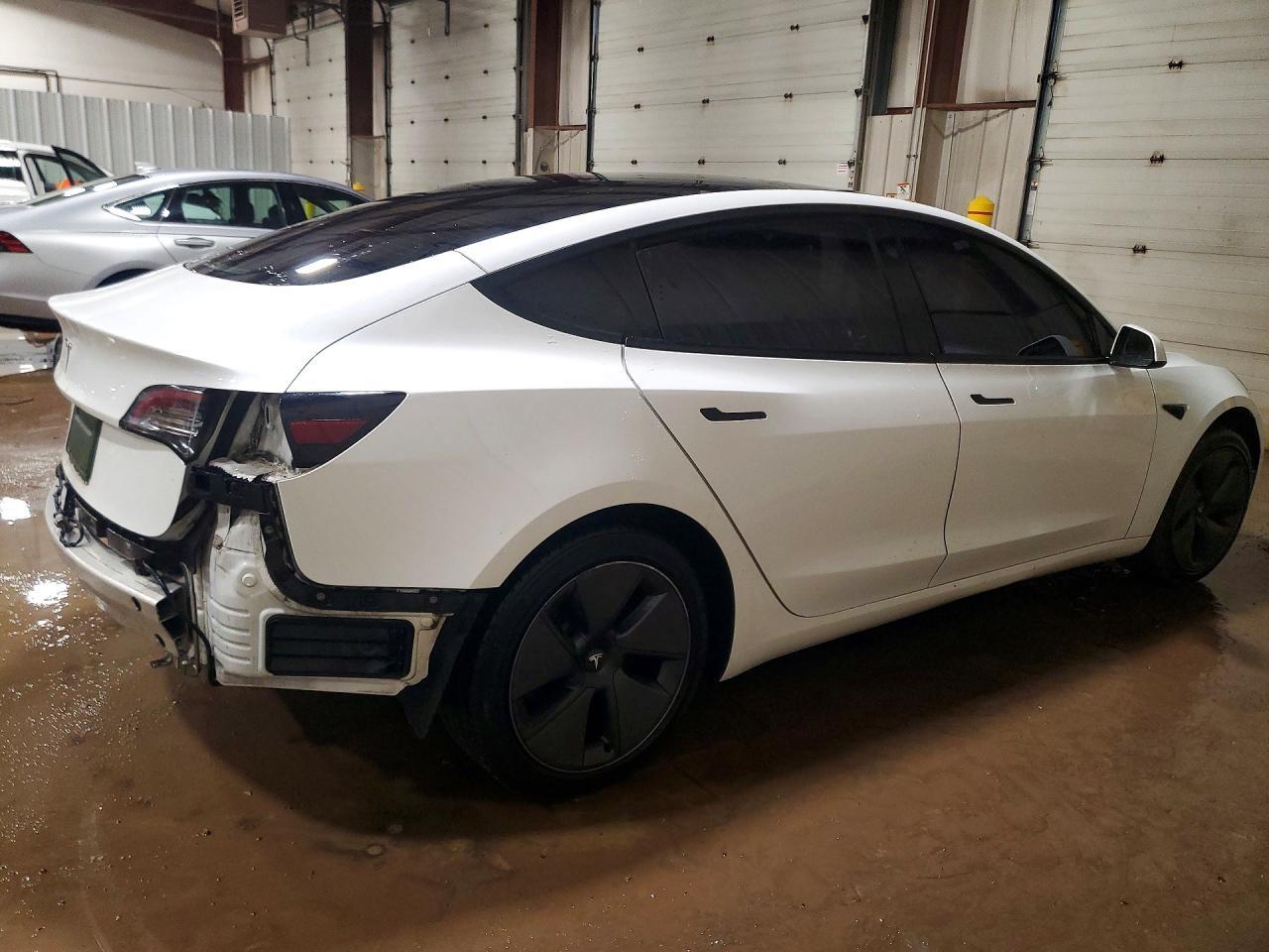 2021 Tesla Model 3 - Фото 3