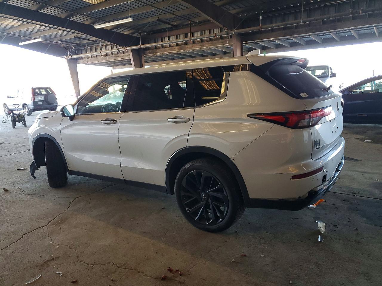 2023 Mitsubishi Outlander Se - Фото 2