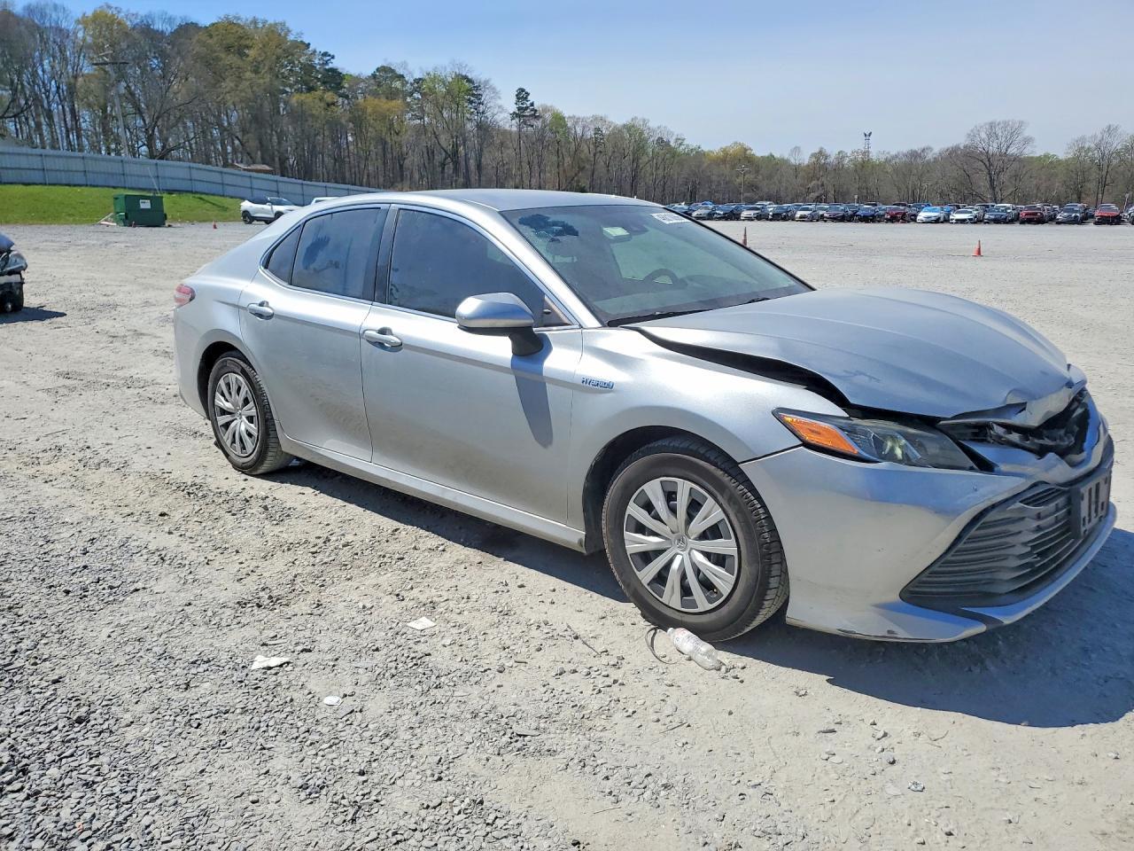 2019 Toyota Camry Hybrid - Image 4