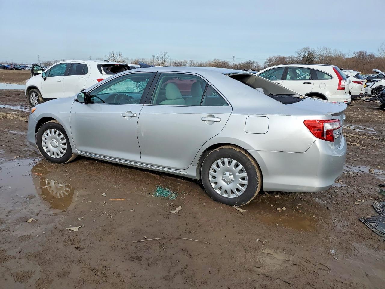 2012 Toyota Camry Le - Фото 2