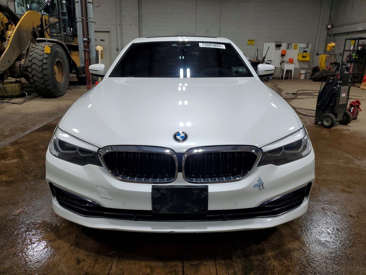 2018 BMW 540 Xi - Image 5