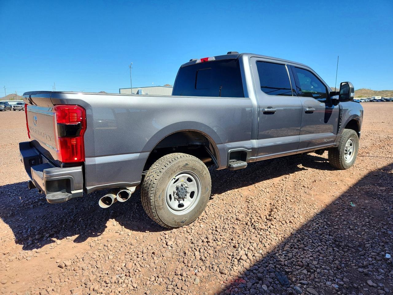 2023 Ford F250 Super Duty - Фото 3