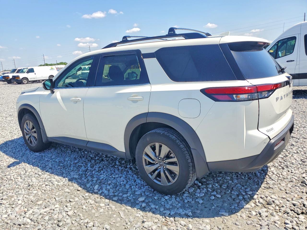 2024 Nissan Pathfinder Sv - Image 2