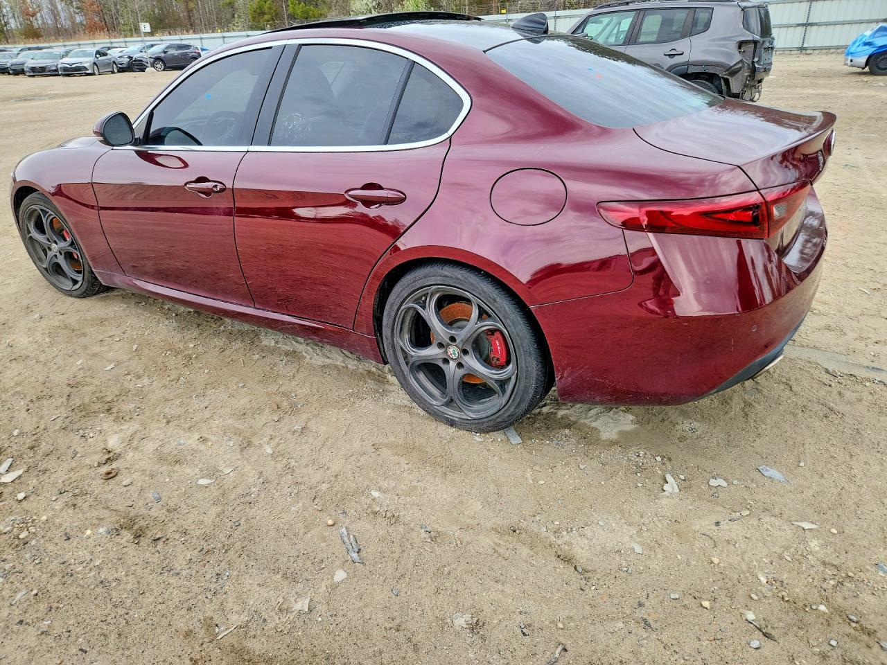 2017 Alfa Romeo Giulia - Фото 2