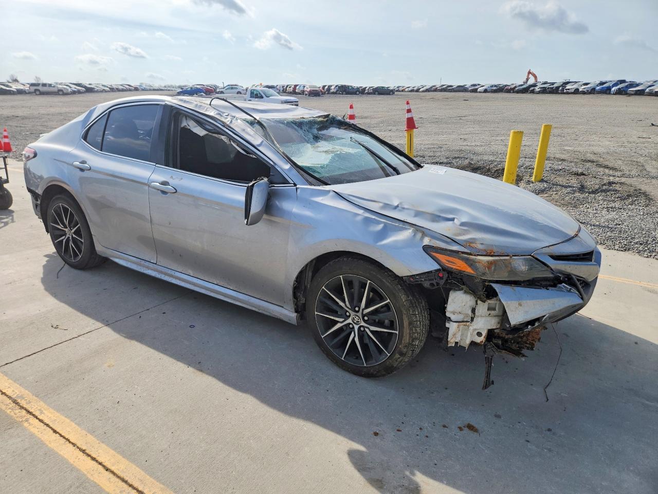2022 Toyota Camry Se - Фото 4