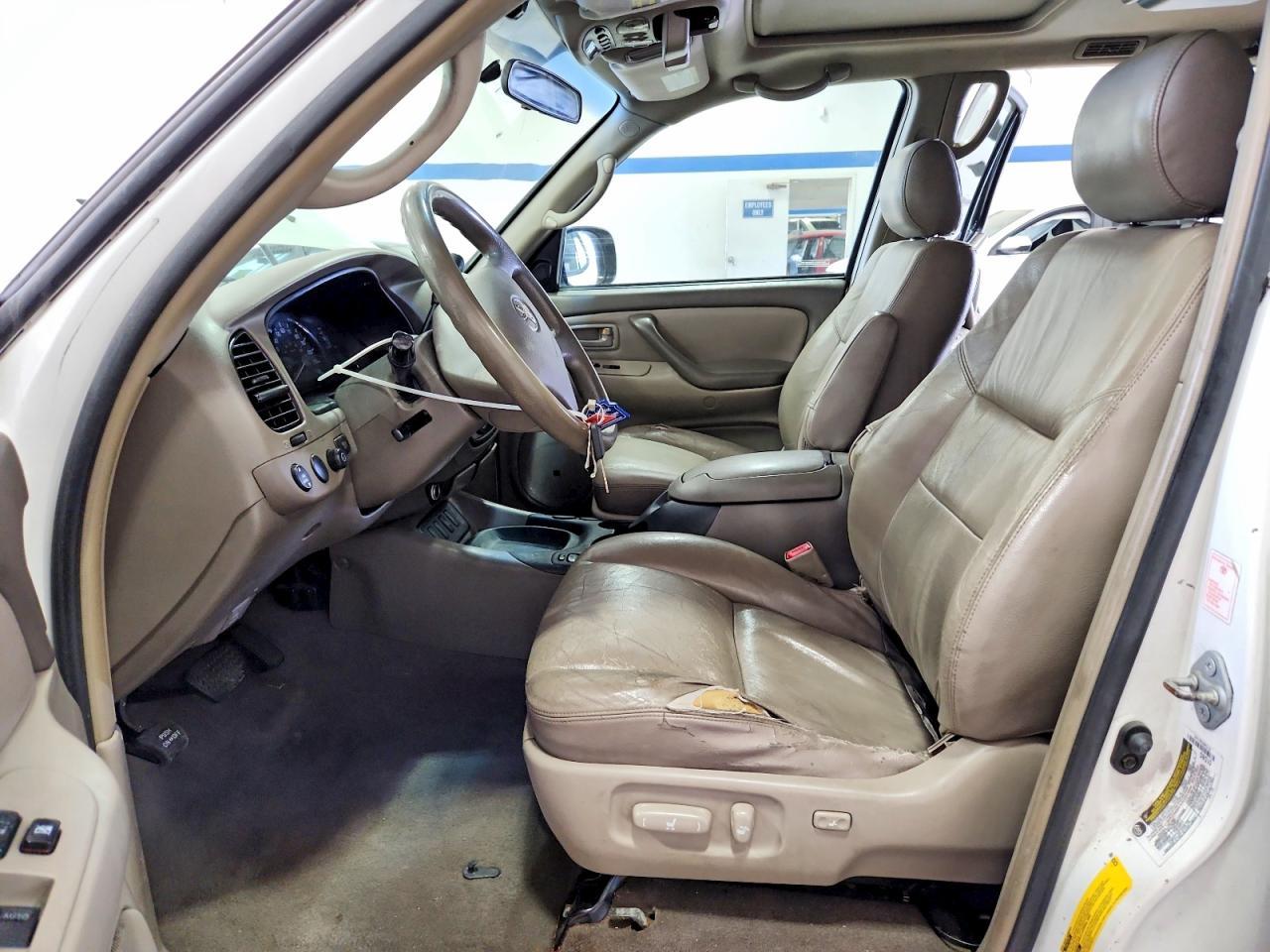 2005 Toyota Sequoia Sr5 - Image 7